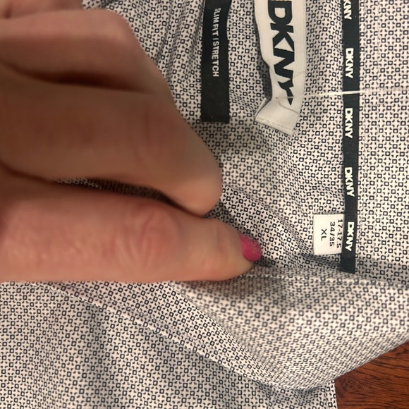 DKNY Men's XL Classic blue/white pattern button up Dress Shirt NWT - Picture 4 of 5